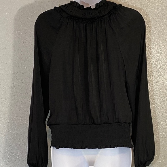 Elegant Black Women's Top - Picture 5 of 8